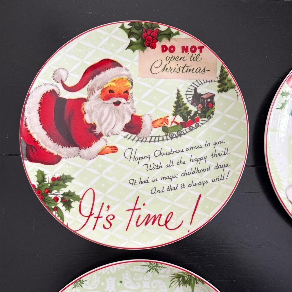 Rosanna “Happy Christmas” Vintage Style Coupe Plates (Set of 4) New in Box NIB - Picture 2 of 7